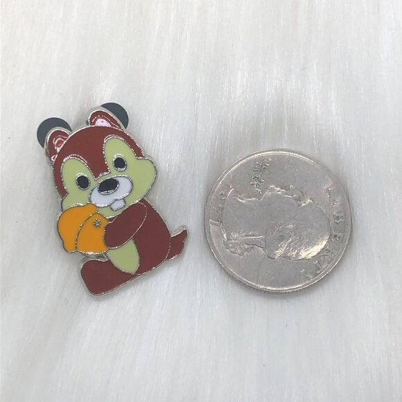 🔮 5/$25 Disney Chip 'n' Dale - Chip Acorn Pin - Picture 2 of 3